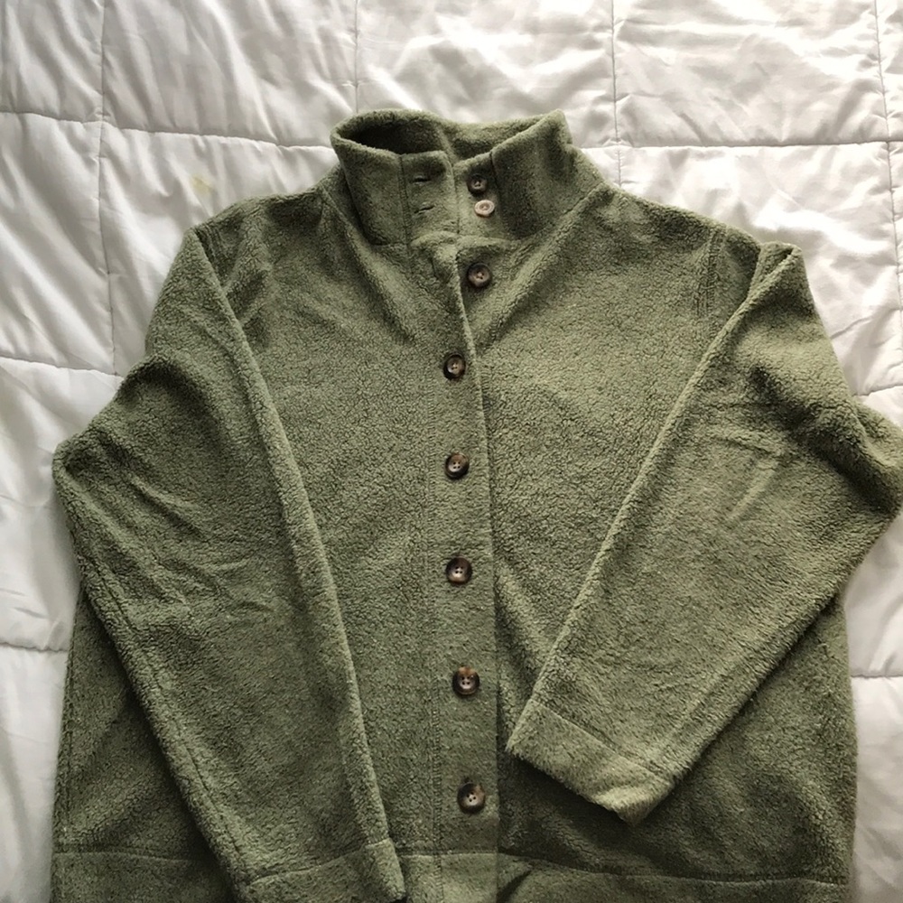 Llbean womens button up olive green fleece. Size X-Large.